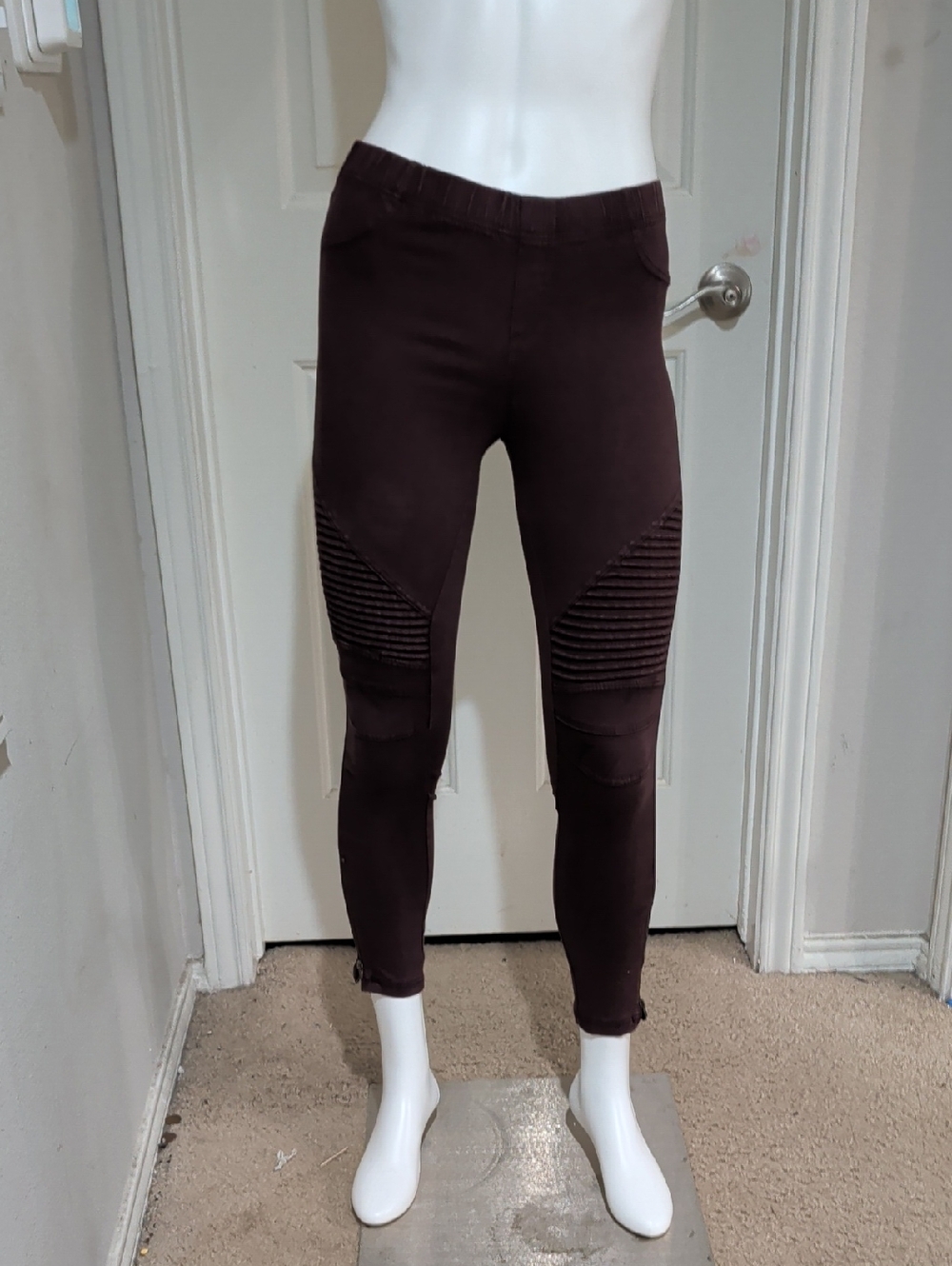 Beulah Ribbed-Knee Leggings in Plum Women's Medium